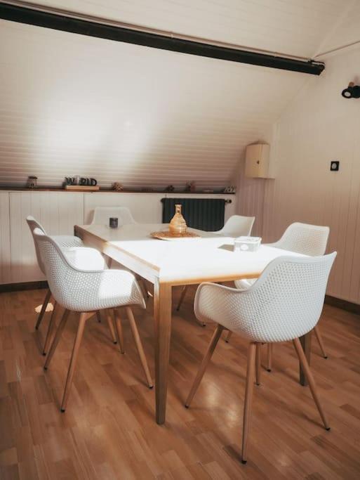 Appartement Avec Patio Saint Anne-dʼAuray Eksteriør billede